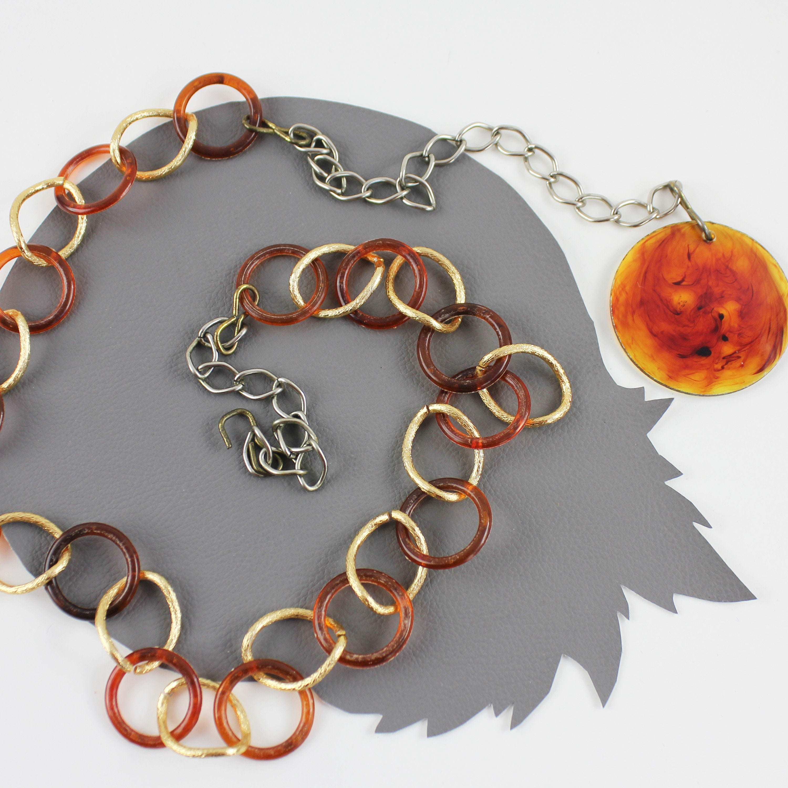 Vintage 70s 80s Gold womens Belt Metal Interlocking O Ring Chain  Boho Statement 70s Chain Belt - Etsy UK main image 2