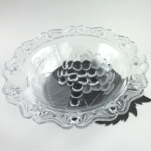 Savoir Vivre Japan Crystal Grape Vine Glass Bowl / Clear & Frosted Crystal Glass Serving Bowl / Bunch of Grapes Serving Bowl with Feet