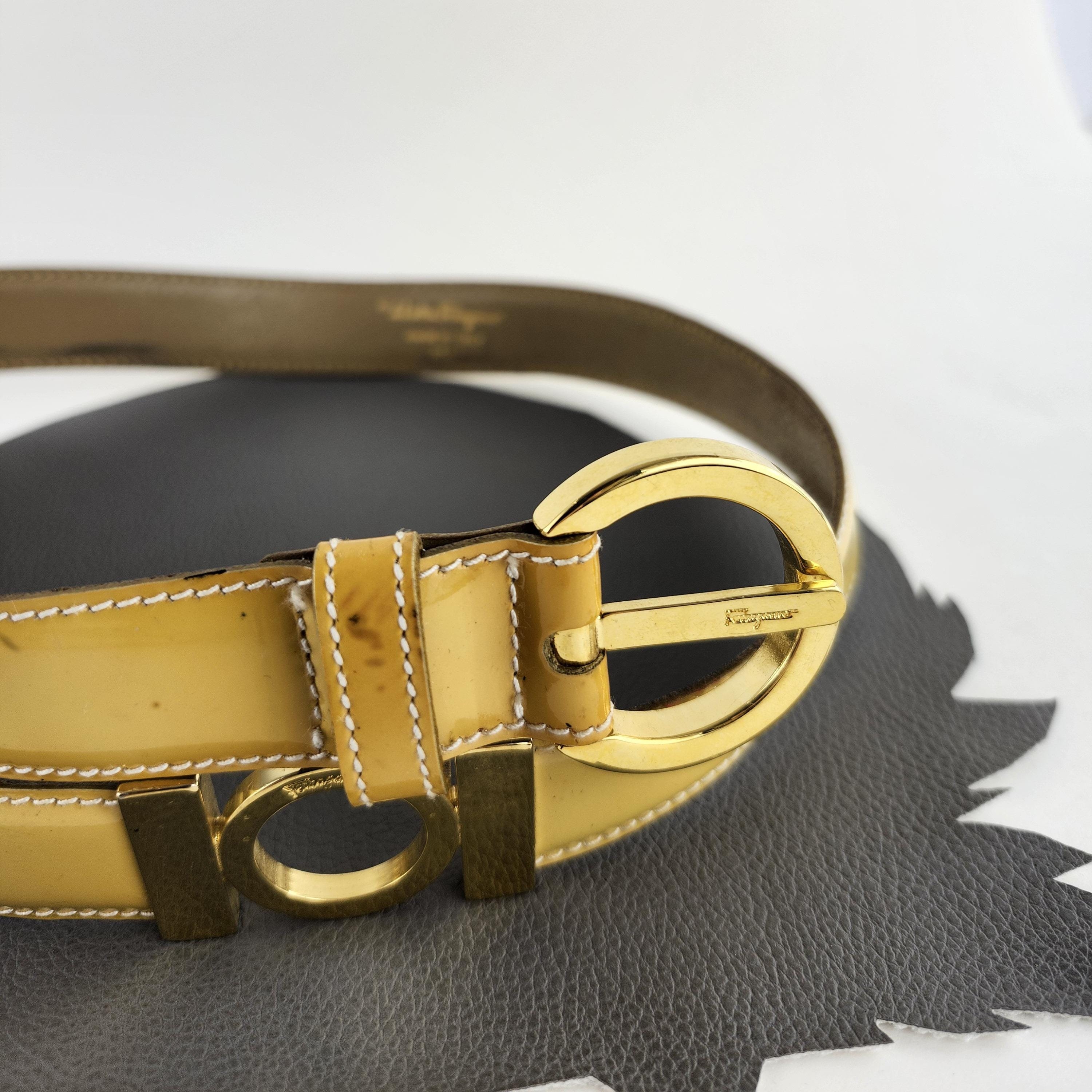 Salvatore FERRAGAMO スエード ベルト ゴールドバックル Buttery Yellow Salvatore Ferragamo Vintage Belt With Gold Buckle