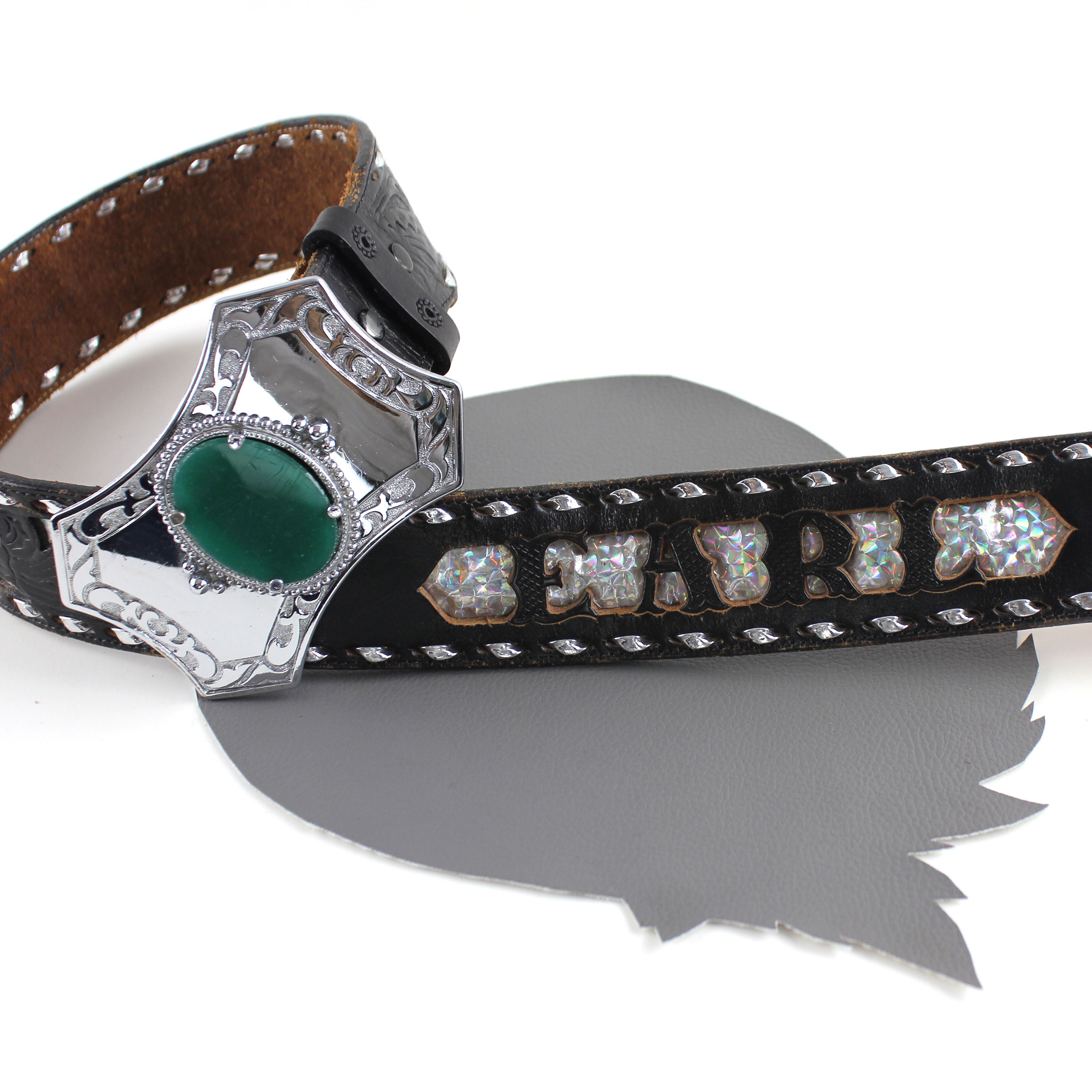 Green Stone Set in Silver Buckle on Personalized Earl Black  display picture 1