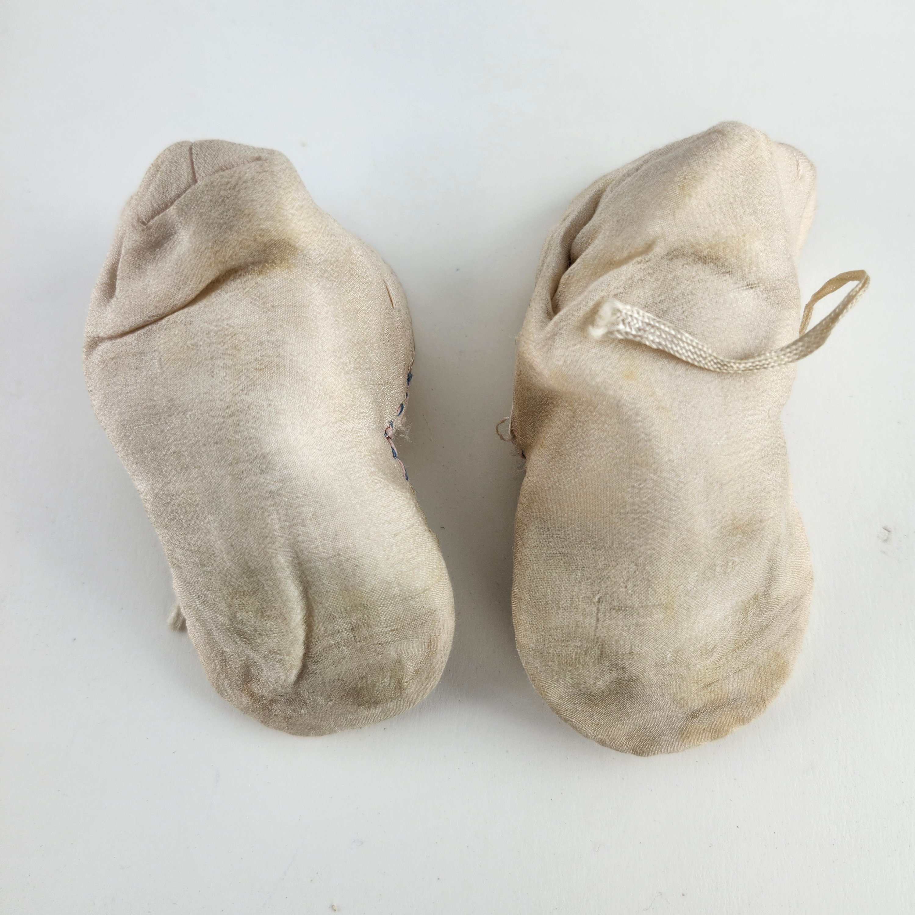 Antique 1930s Baby Booties Shoes Delicate Embroidered Silk & Knit