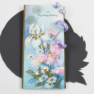 Tarjeta de felicitación de cumpleaños floral de iris vintage con pendientes de aro de lavanda y pendientes redondos transparentes / regalo para ella / tarjeta manuscrita