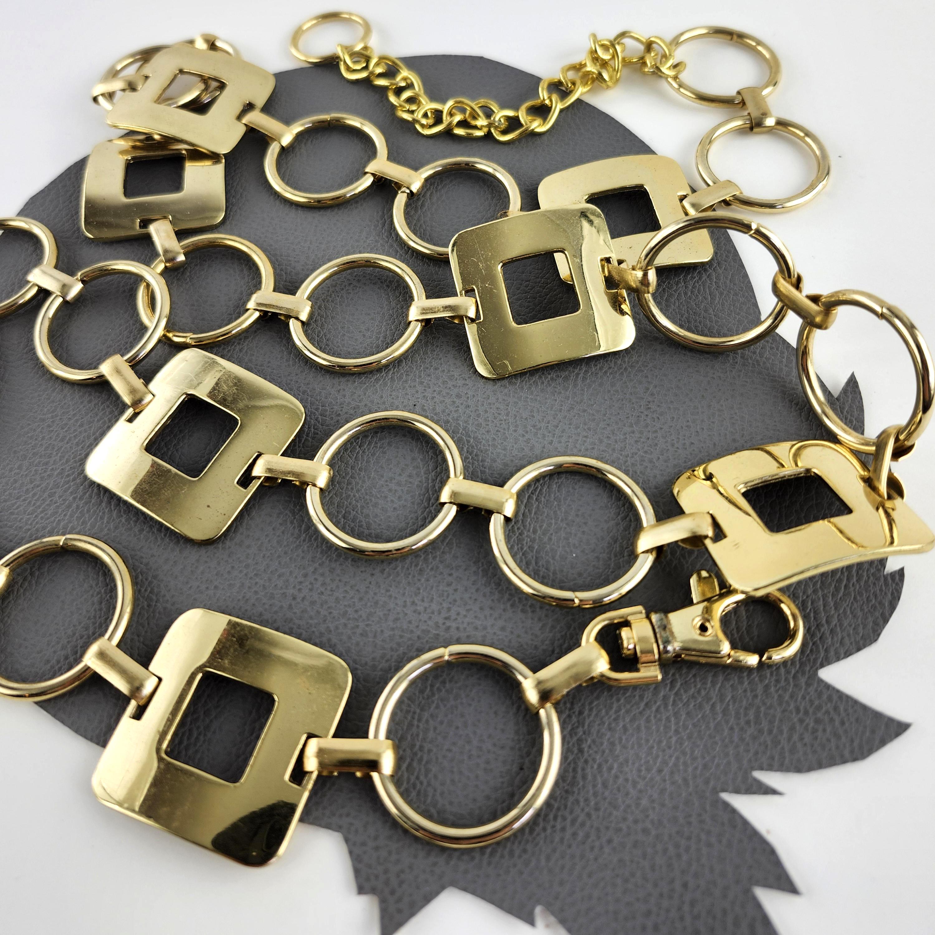 Vintage Square Link / Gold Heart Chain Belt Chanel Vintage Gold Metal And Carved Wood Link CC Heart Belt  main image 3