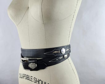 Harley Davidson 黒レザーベルト 装飾バックル中央白色はへび皮値下 ハーレーダビッドソン ブラックレザーベルト、シルバーネイティブ