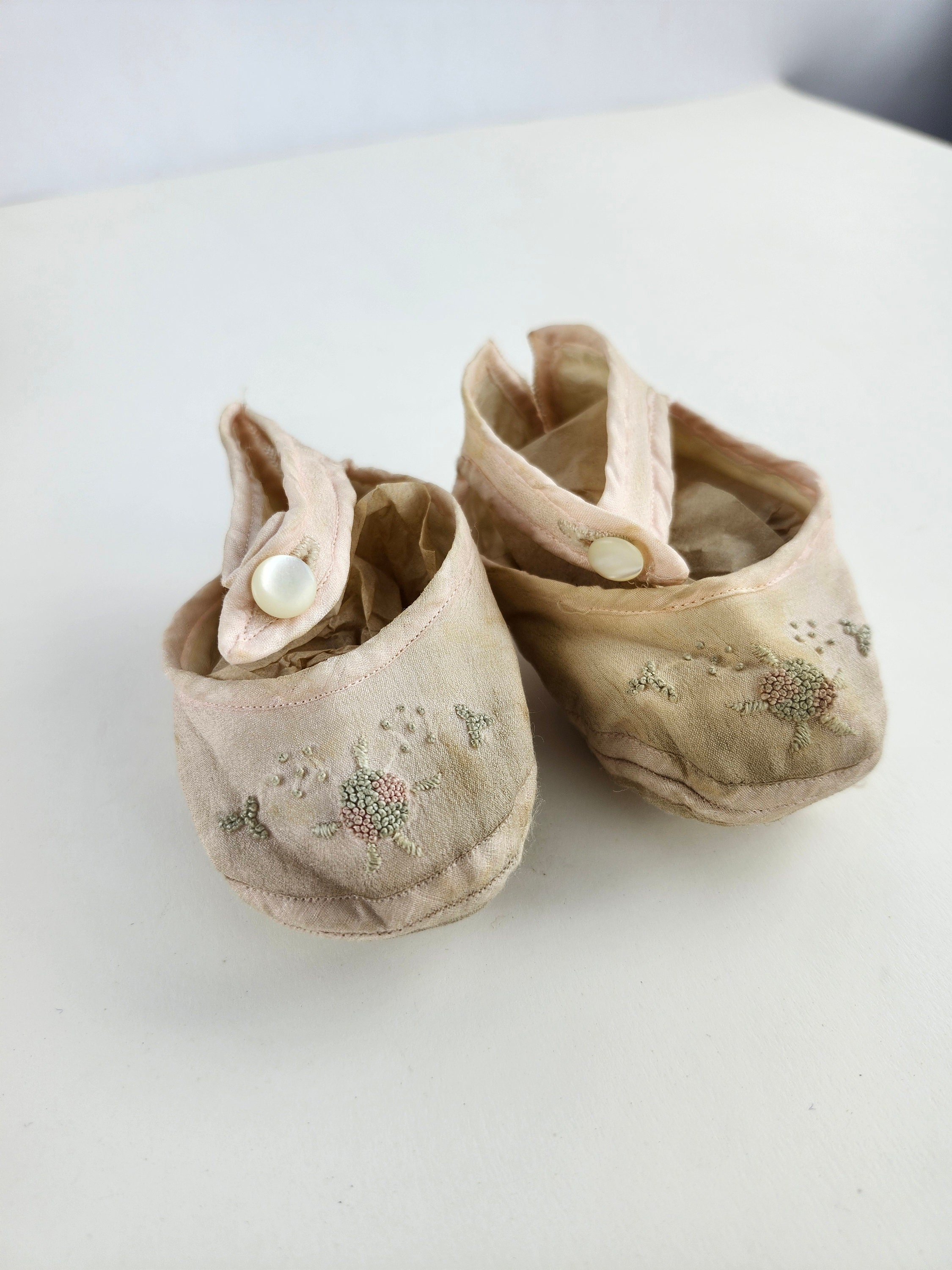Antique 1930s Baby Booties Shoes Delicate Embroidered Silk & Knit