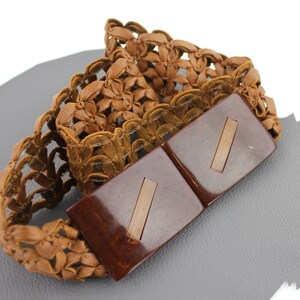 Brown Faux Leather Woven Belt with Glossy Wood Buckle /  Braided Faux Leather Belt / Size 28 Womens Vintage Bohemian Belt / 60s or 70s Belt