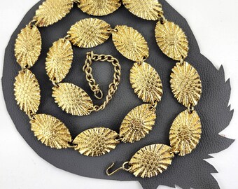 Vintage 80s 90s‎ Gold Tone Chain Belt with Tassel up to 37 inches 80s Gold Tone Metal Draped Chain Belt | Lariat Tassel Gold  main image 3