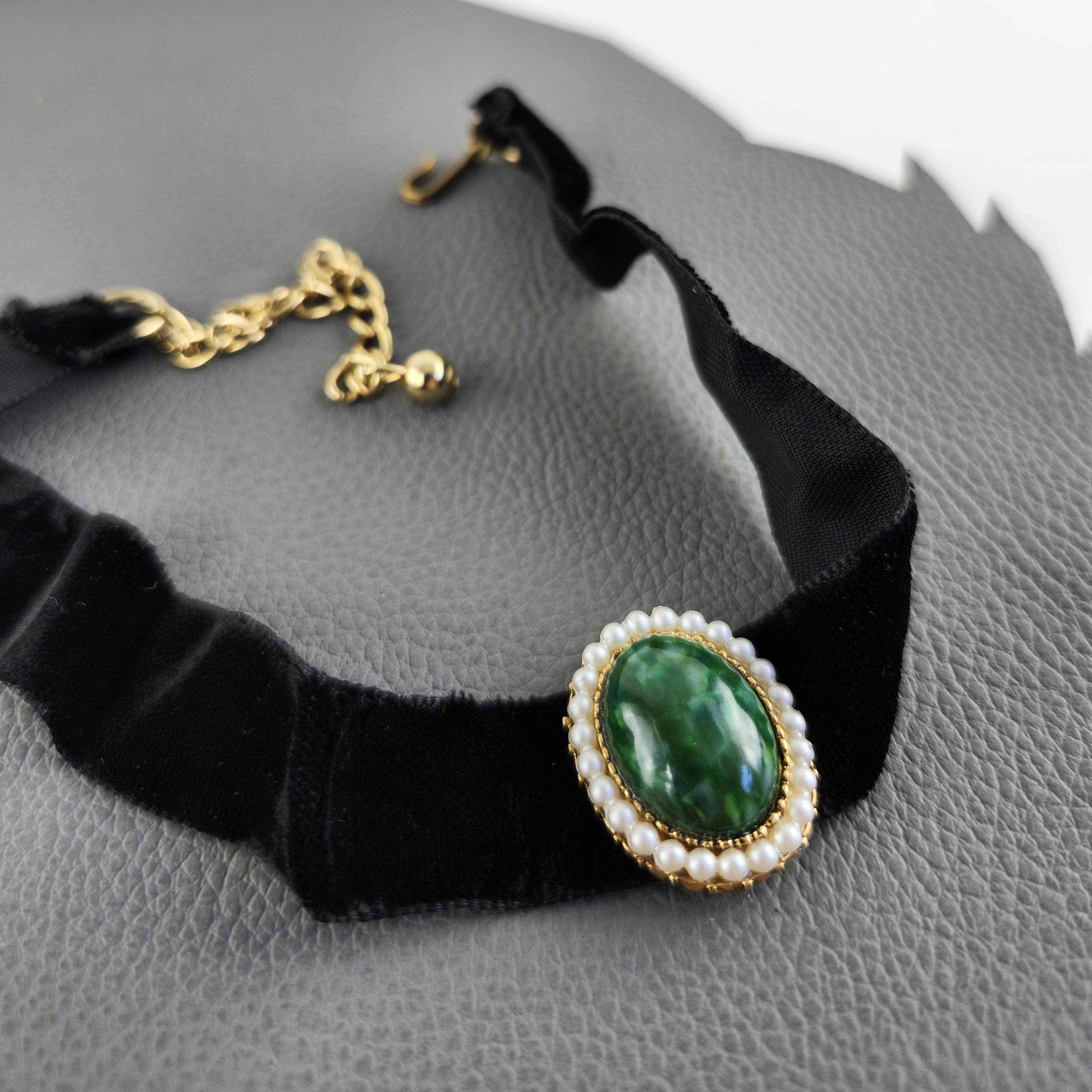 Yolev Collana Donna Girocollo in Velluto Nero Collana Gotica con Cuore in Velluto Collare Classico Collarino Regolabile a Strati Gioielli Chocker per Ragazze Choker Nero Donna