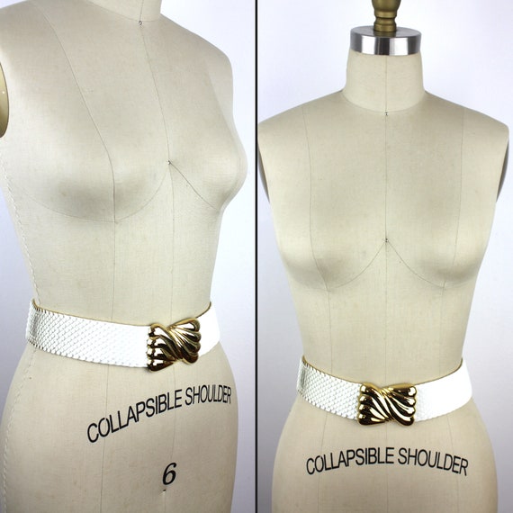 White Plastic Scale Elastic Belt with Gold Buckle Gem