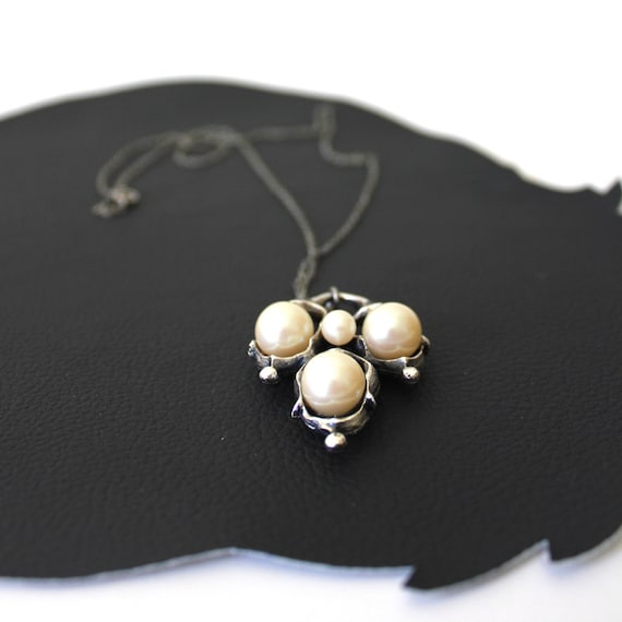Tortolani Crislu Faux Pearl & Silver Necklace - image 2
