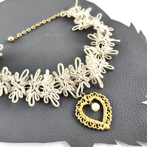Vintage Off White Lace Choker with Gold Heart & Pearl Charm Necklace / 90s / Bridal Wedding Jewelry