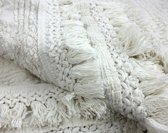 Vintage White Chenille Full / Queen Size Beadspread with Fringe Edge