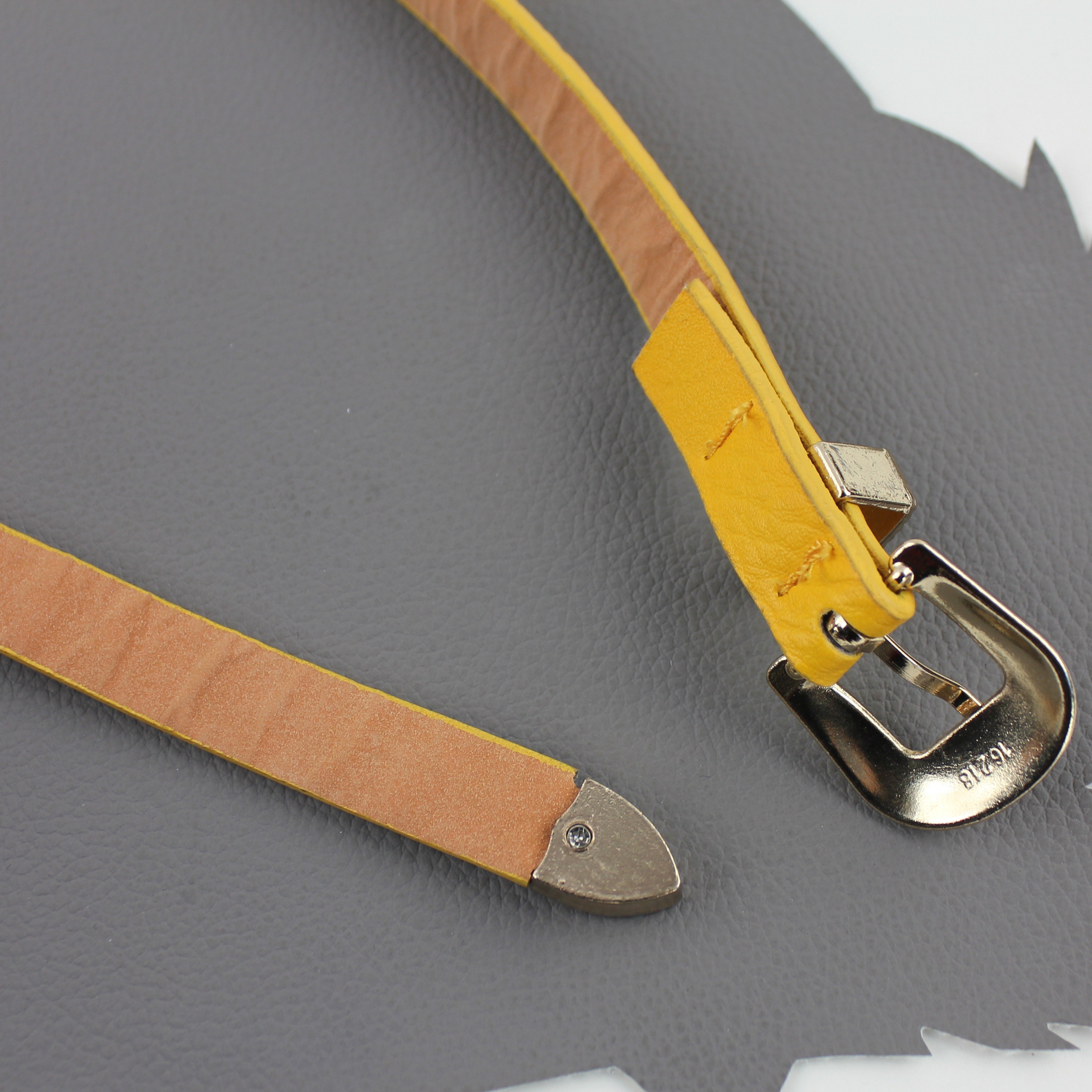 Vintage Mustard Yellow Thin Leather Belt With Gold Buckle  display picture 1