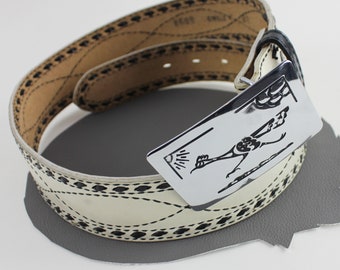 Silver Roadrunner Buckle on White and Black Western Leather Belt US size 32/33