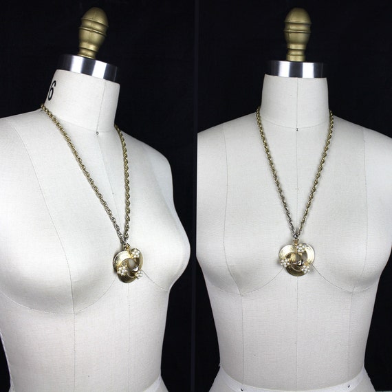 Bohemian Gold Tone and Faux Pearl Vintage Necklace - image 3