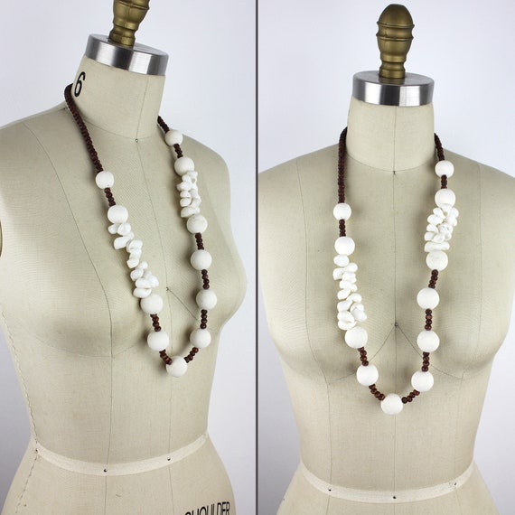 White & Brown Seashell and Wood Vintage Necklace - image 6