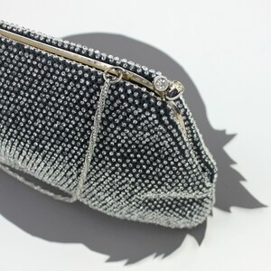 Schwarze Vintage Geldbörse / Schwarze Geldbörse mit wandelbarem Kettengurt / Top VerschlussVerschluss Tasche / Klar perlengefertigte schwarze Tasche / Vollperlen Clutch