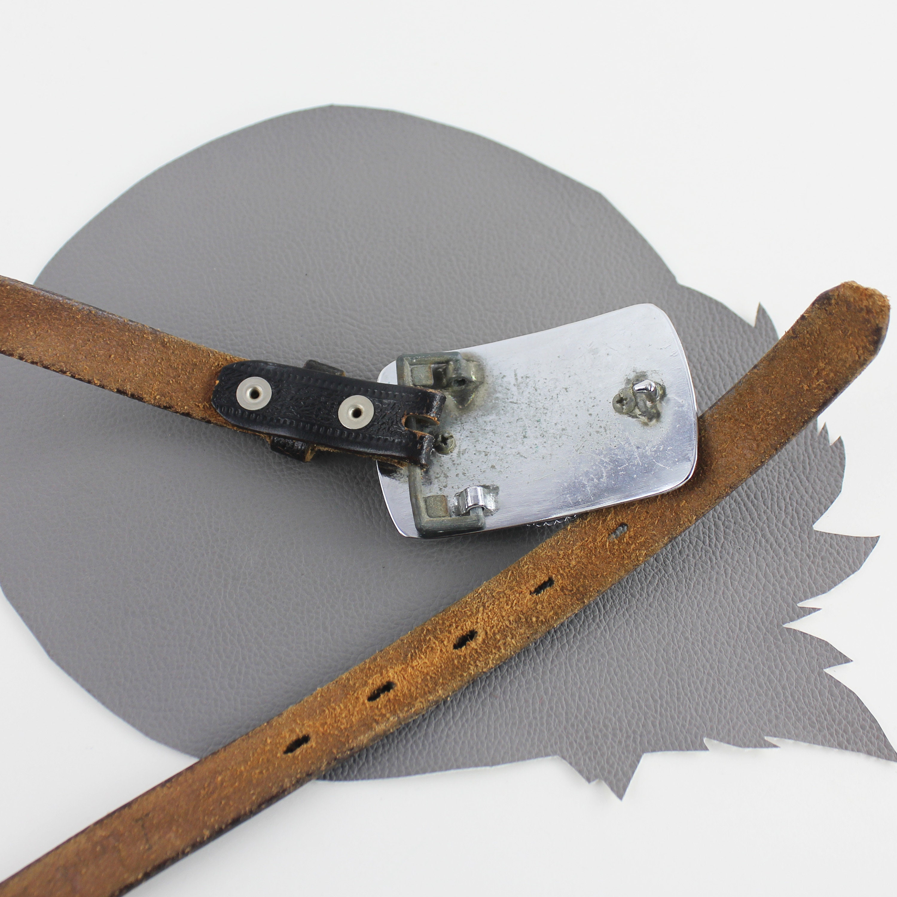 Hand-Made Elegant Black Leather/Pewter Belt with Purple Geode Luxury Belt BLACK SHADE | Black Calfskin | SILVER OSTRICH main image 2