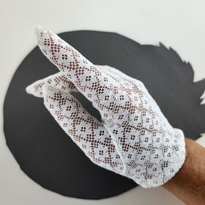 White Floral Lace Vintage Gloves