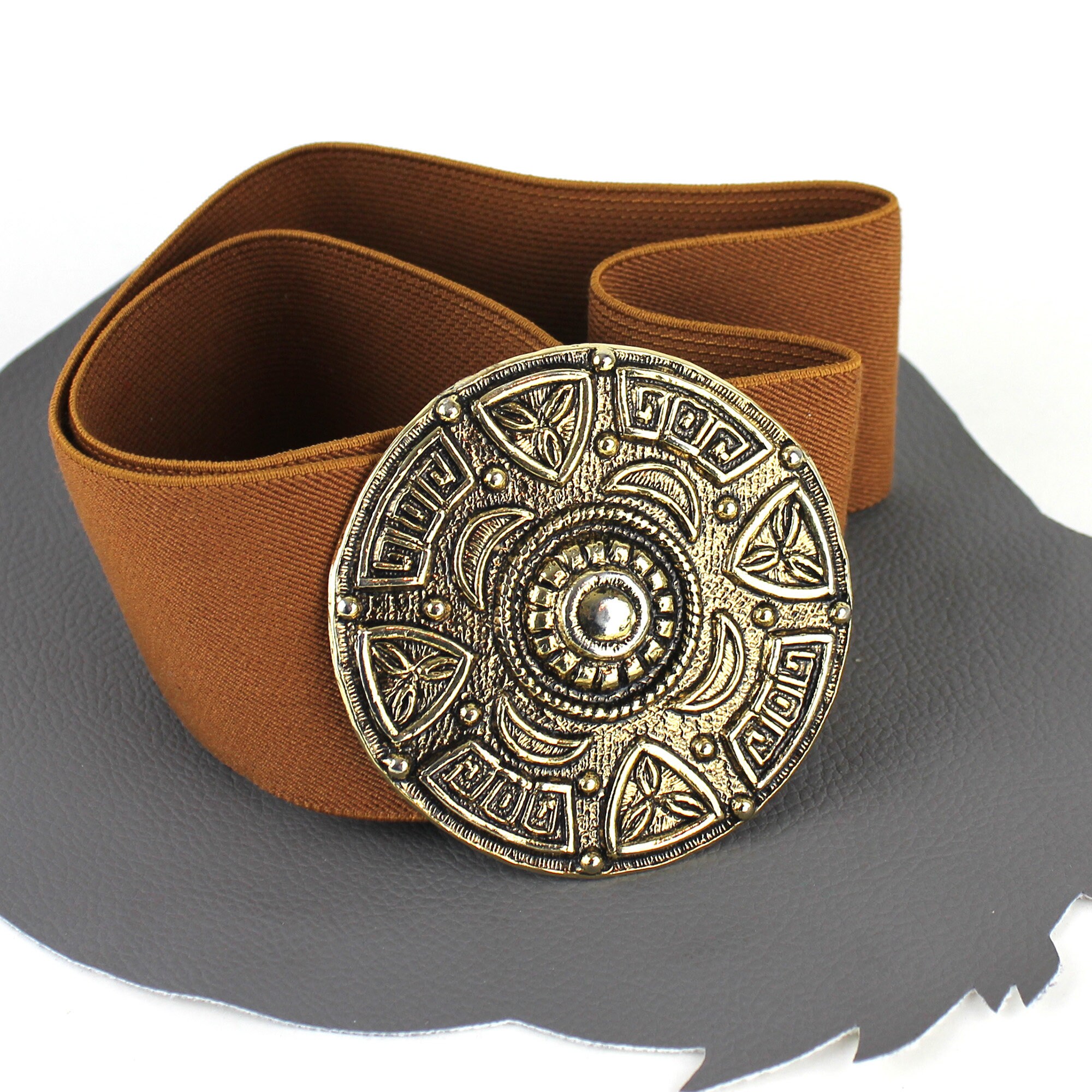 Brass Buckle Tobacco Brown Elastic Statement Belt - Vintage  display picture 2