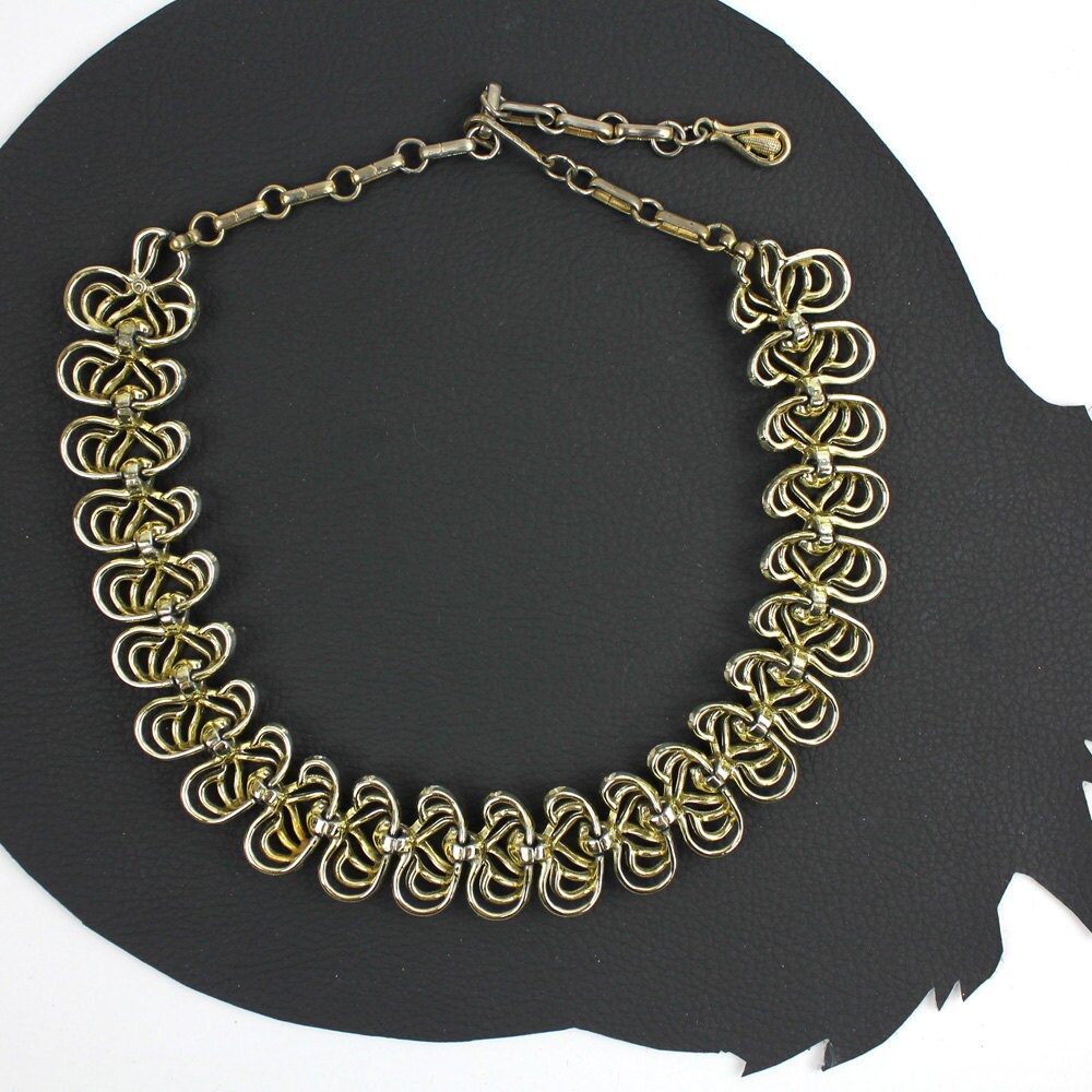 Gold Tone Choker Necklace Light Weight 