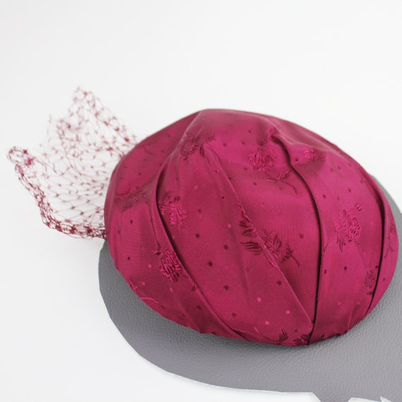 Burgundy Red Vintage Ladies Hat with Lace Veil Ov… - image 8