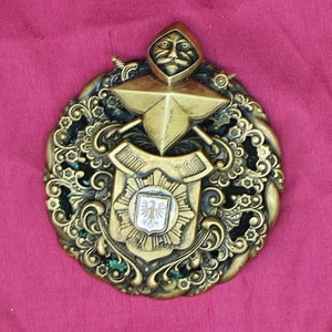 Coat of Arms Large Family Crest Pin/Pendant image 1