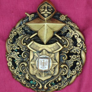 Coat of Arms Large Family Crest Pin/Pendant image 2