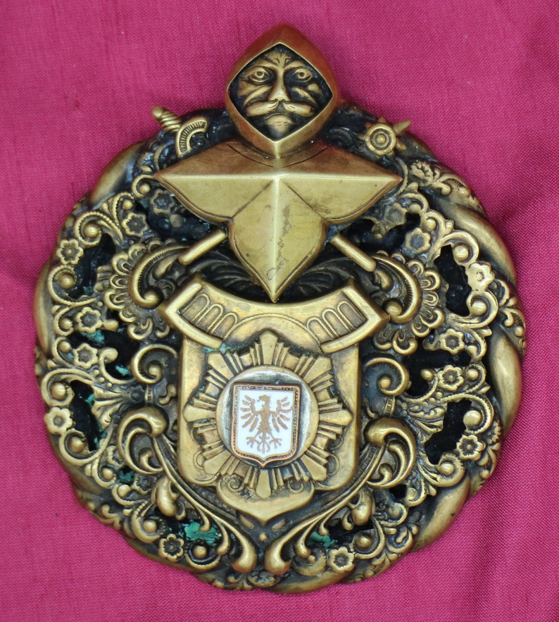 Coat of Arms Large Family Crest Pin/Pendant image 2