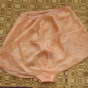 Satin Tap Pants- 1940s Peach Embroidered Initials LE - Size Tall/Large - See Measurements in Description