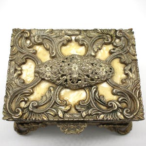1950s Jewelry/Trinket/Keepsake Box in Very Good Condition- See Details