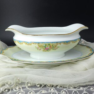 Noritake Gravy Boat with Attached Under Plate -Evaline Pattern