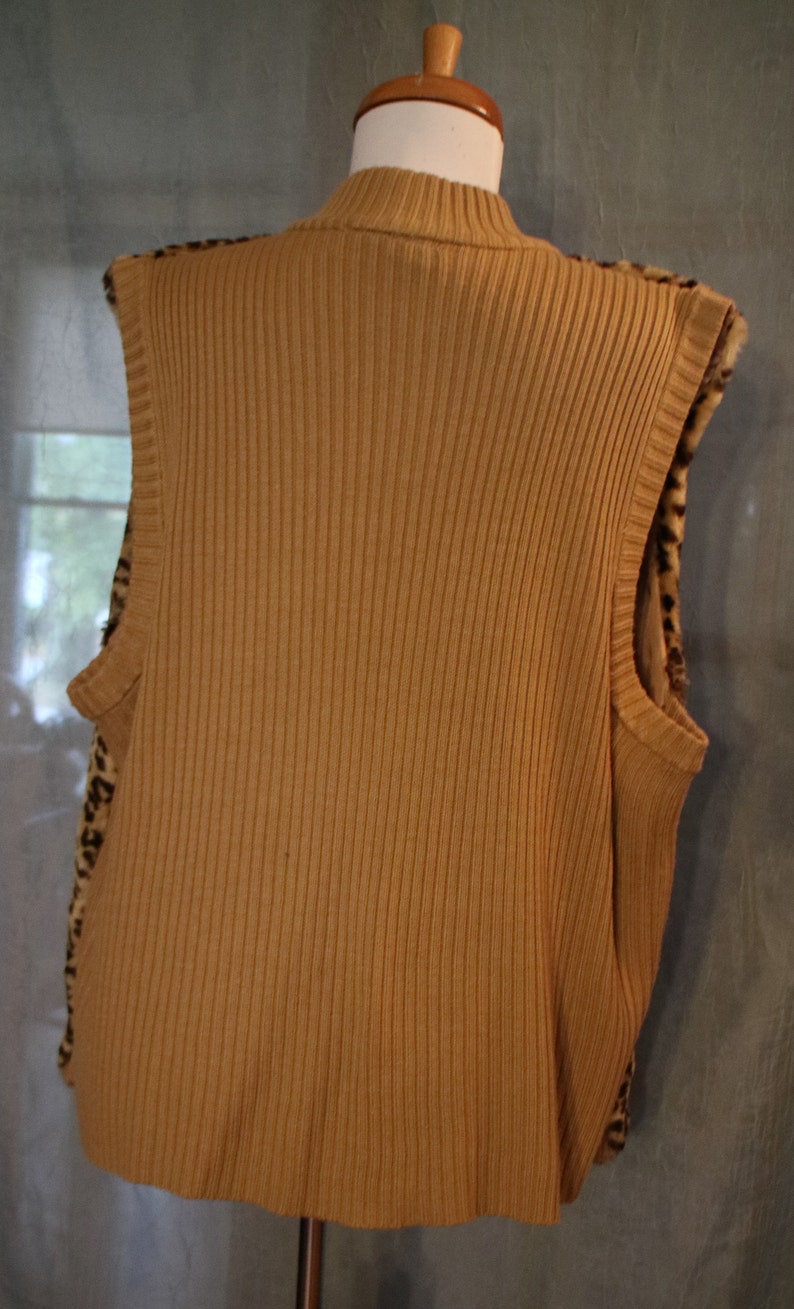 1618 W 90s Vintage Leopard Print Faux Fur Plush Sweater Vest sz