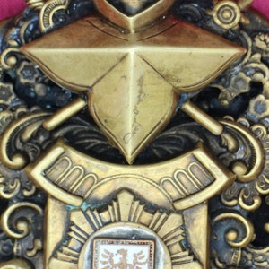 Coat of Arms Large Family Crest Pin/Pendant image 3