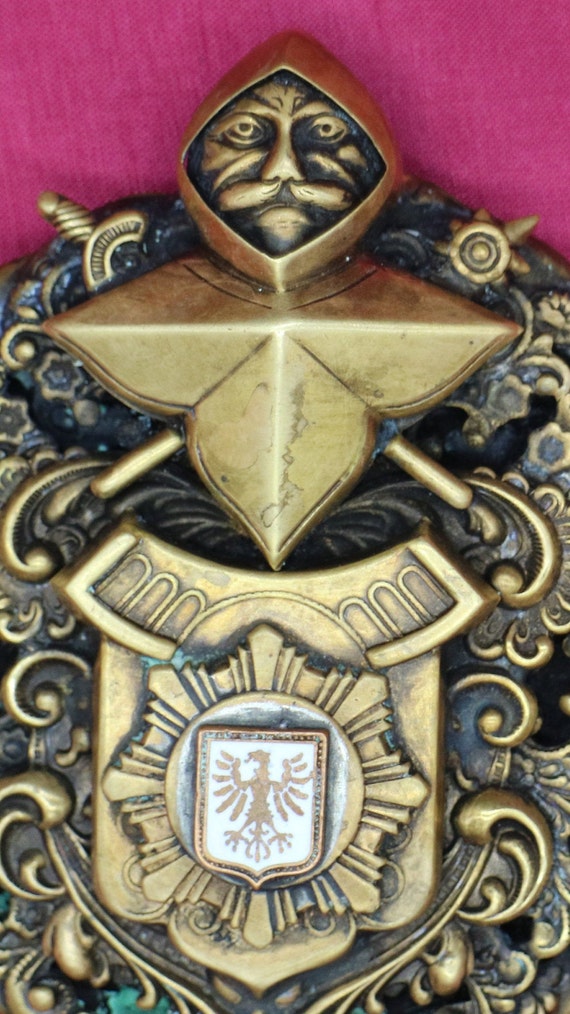 Coat of Arms - Large Family Crest Pin/Pendant - image 3