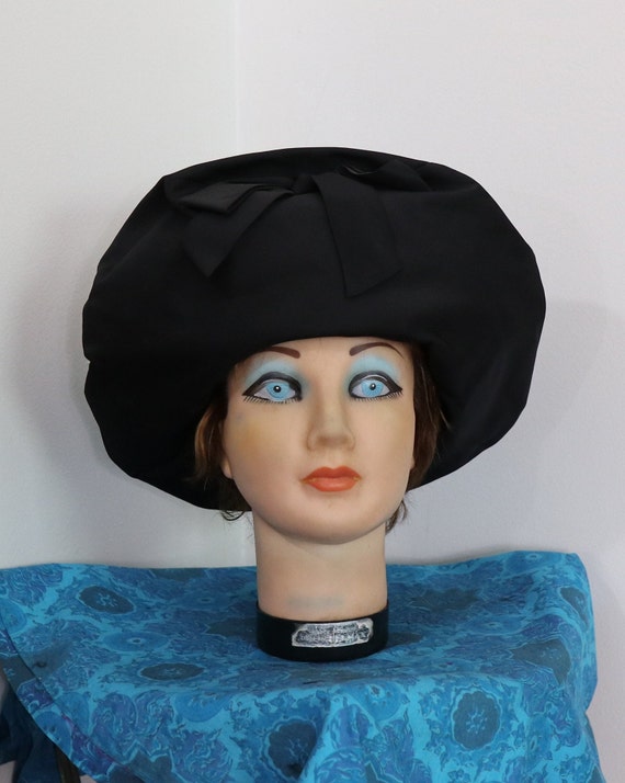 1960s Mod Pouf Hat by Cyreld of Brookline MA - Exc