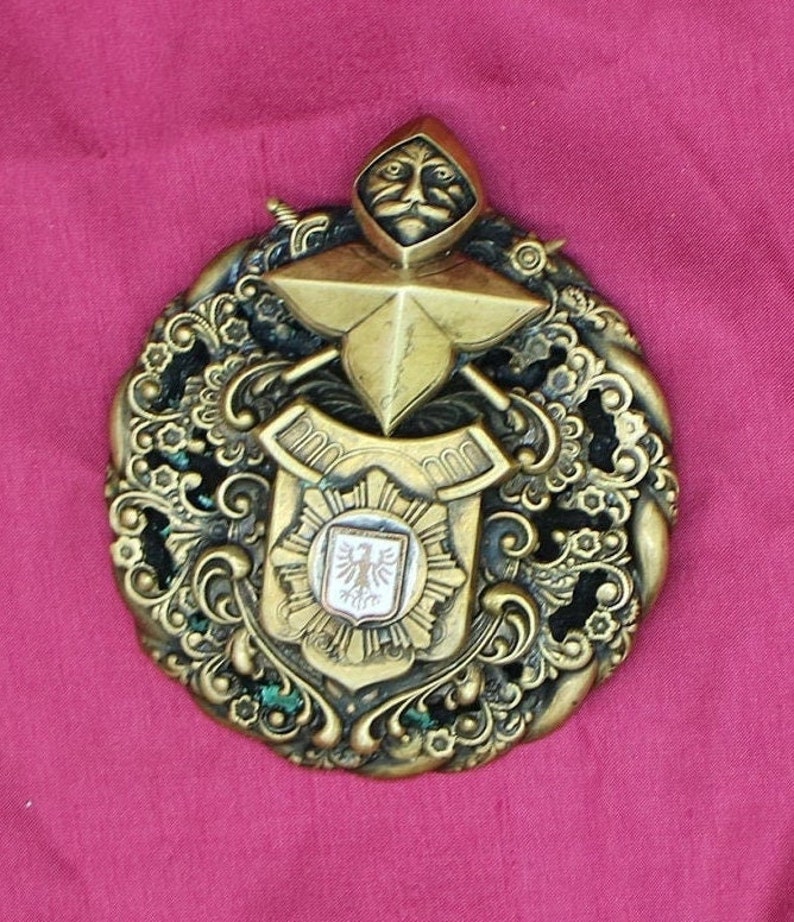 Coat of Arms Large Family Crest Pin/Pendant image 1