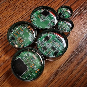 10mm and above circuit board plugs PAIR image 2