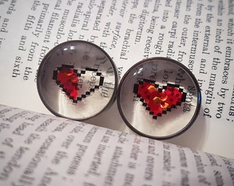 Pair of 8bit glitter heart container plugs for stretched ears in sizes 10mm (00g) and above!