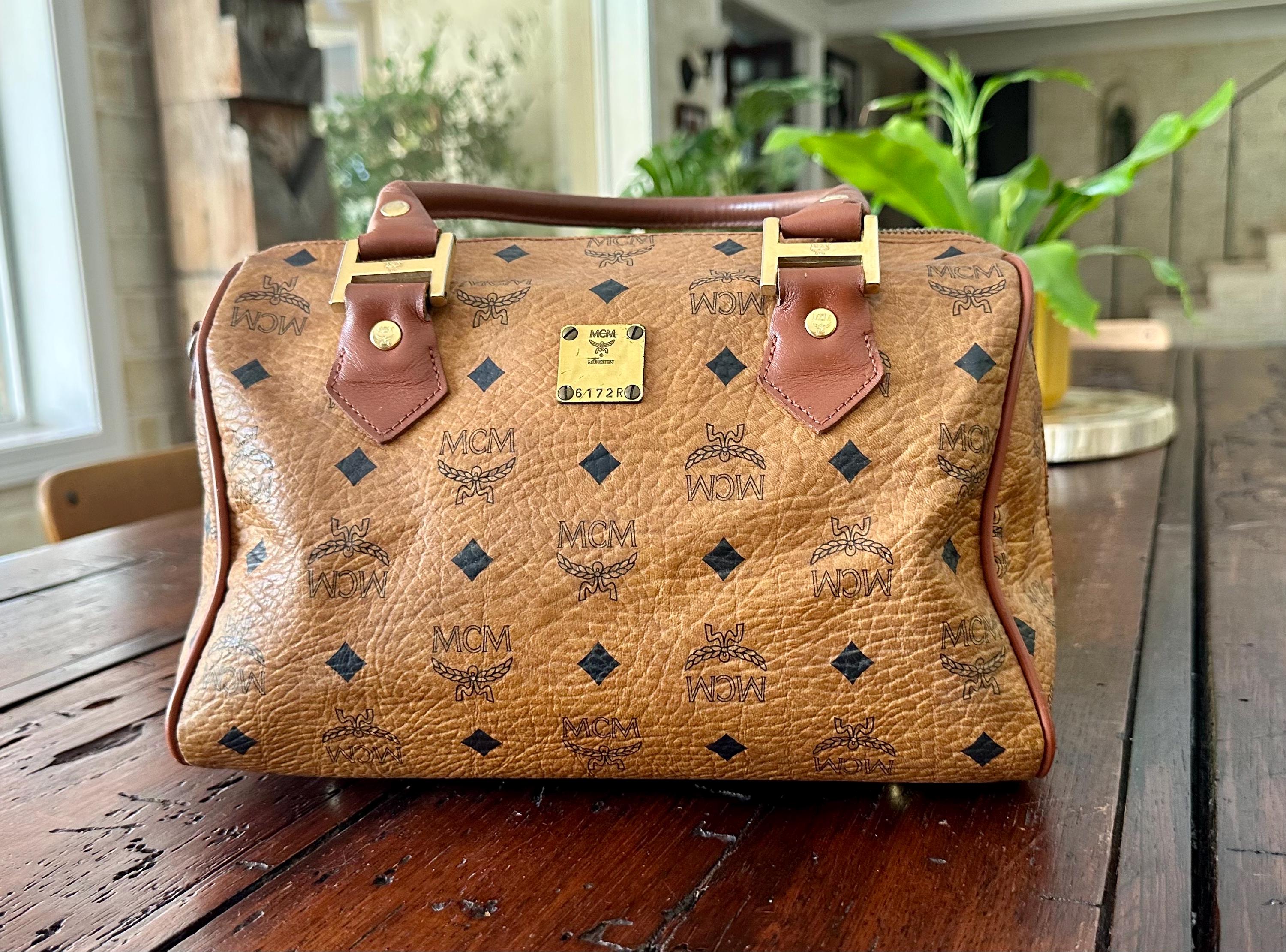 美品　MCM ヴィセトス柄　ホワイト　ミニボストンバッグ　手持ち　レザー本革 Mini Ella ボストンバッグ - ヴィセトス ホワイト | MCM ®JP