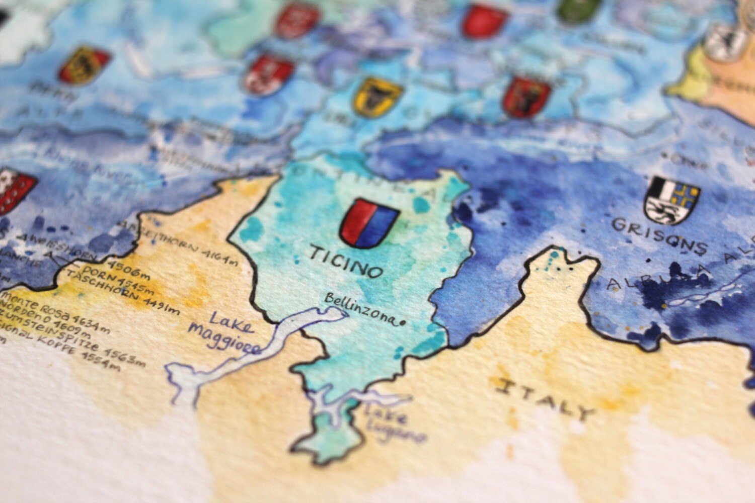 スイス地図アート 州地図 ベルン チューリッヒ ジュネーブ ルツェルン バーゼル ウォールアート スイス国別旅行地図 水彩画プリント - Etsy 日本