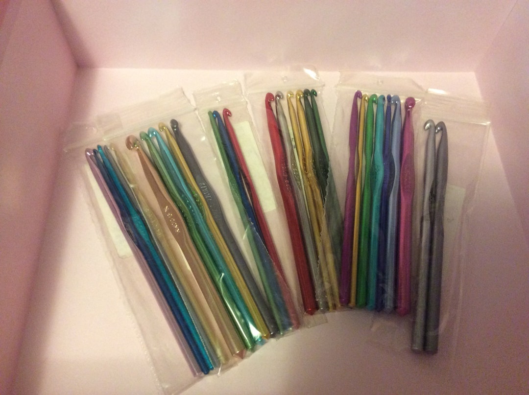 BOYE, Crochet Hooks, Aluminum, Imported, Made in China, Size Plus Mm