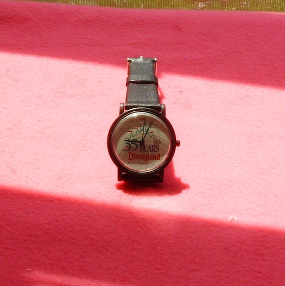 Wrist Watch, 35 Years Disneyland, Pristine, New Vintage  display picture 3