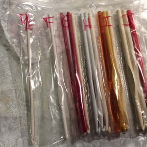 Susan BATES, Red Heart, Coats & Clarks, Luxite Plastic, Metal Free, Inline Crochet Hook, Sizes D thru K, Assorted Colors