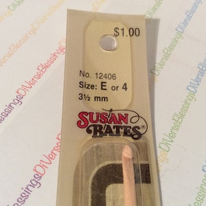 Susan Bates, Box of 6, NOS, Size E/4 3.5mm, Luxite Plastic, Inline Hook, Crochet Hook, Pale Pink, Made in USA, Number 12406