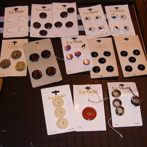 BUTTONS, La Mode, Carded, Card Numbers 135 227 311, 339 769 3104, 4694 95920 Vintage Destash