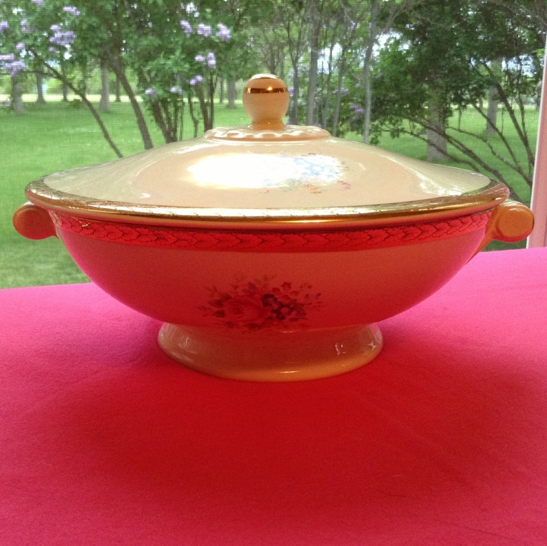 Taylor Smith Taylor TST Tureen Lidded Bowl with Handles Floral Design Roses Wildflowers Wide Gold Band Leaf Pattern