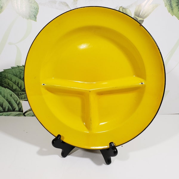 Vintage Yellow Enamelware Divided Plate Black Rim Picnic Barbeque Plate TV Plate 11 Inch Big Yellow Plate