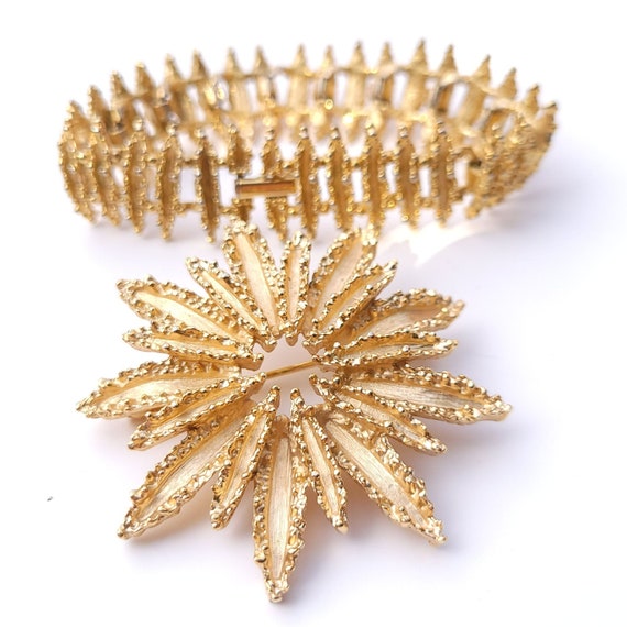 Gold Starflower Brooch & Link Bracelet 1972 Atomic