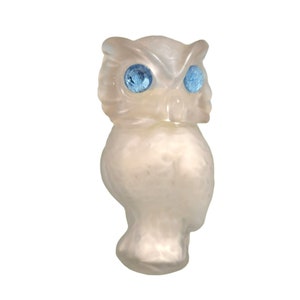 Vintage Avon Perfumed Powder Snow Owl Sachet Shaker Bottle Frosted Glass Blue Eyes Vintage